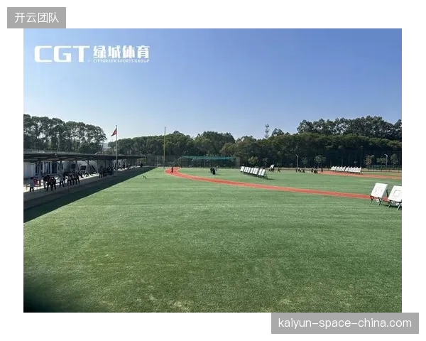从天然草到混合草,土耳其队需适应不同比赛场馆的草坪状况带来的球速变化。 从天然草到混合草,土耳其队需适应不同比赛场馆的草坪状况带来的球速变化。