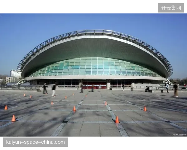下一轮市场爆发点，会率先在大型体育场馆的钢结构张力节点与焊接缝的精细化检测中出现